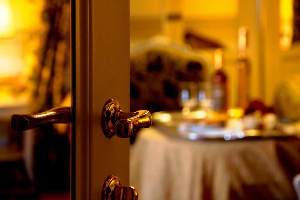 Отель Castello Di Leonina Relais - Adults Only Сиена Экстерьер фото