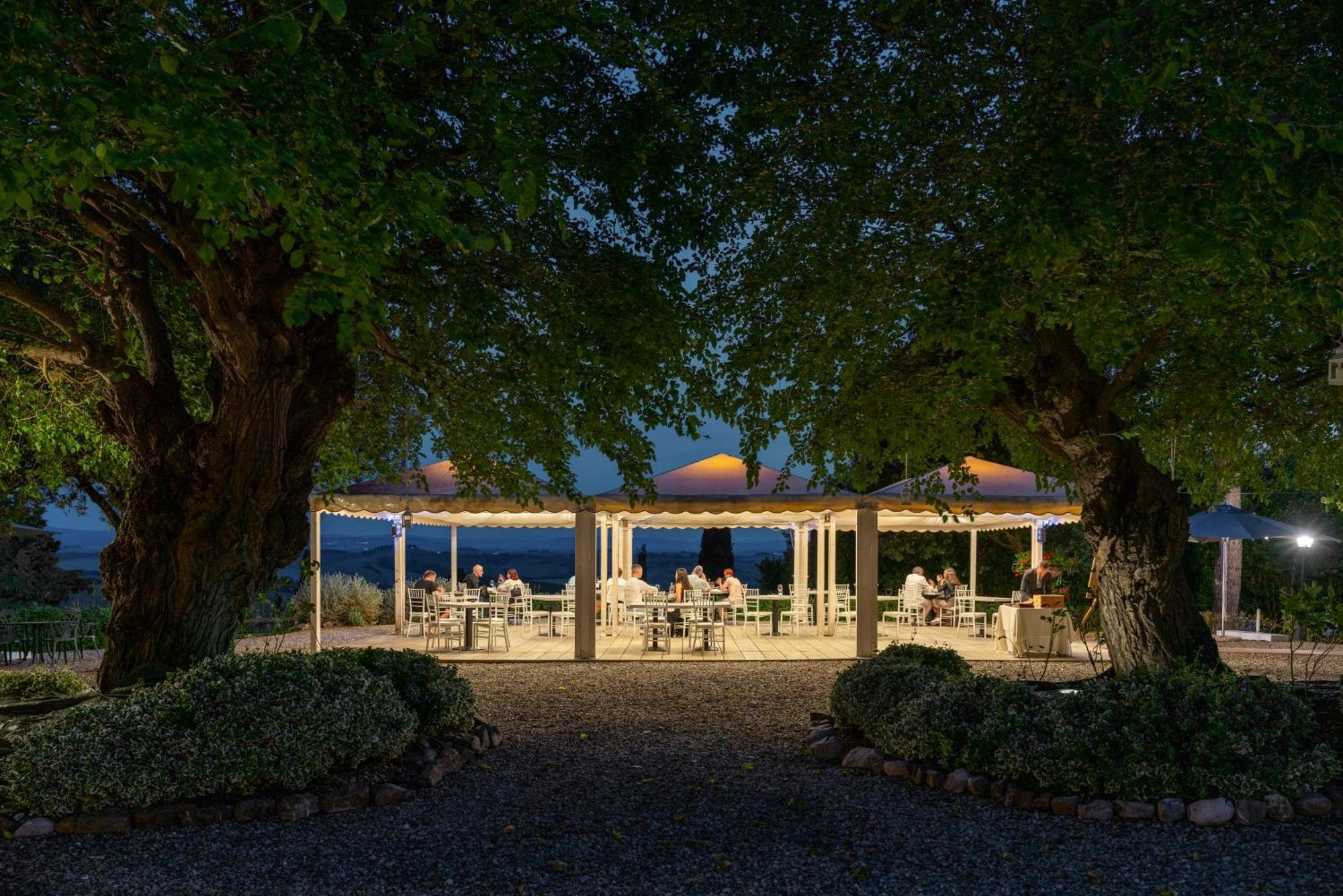 Отель Castello Di Leonina Relais - Adults Only Сиена Экстерьер фото