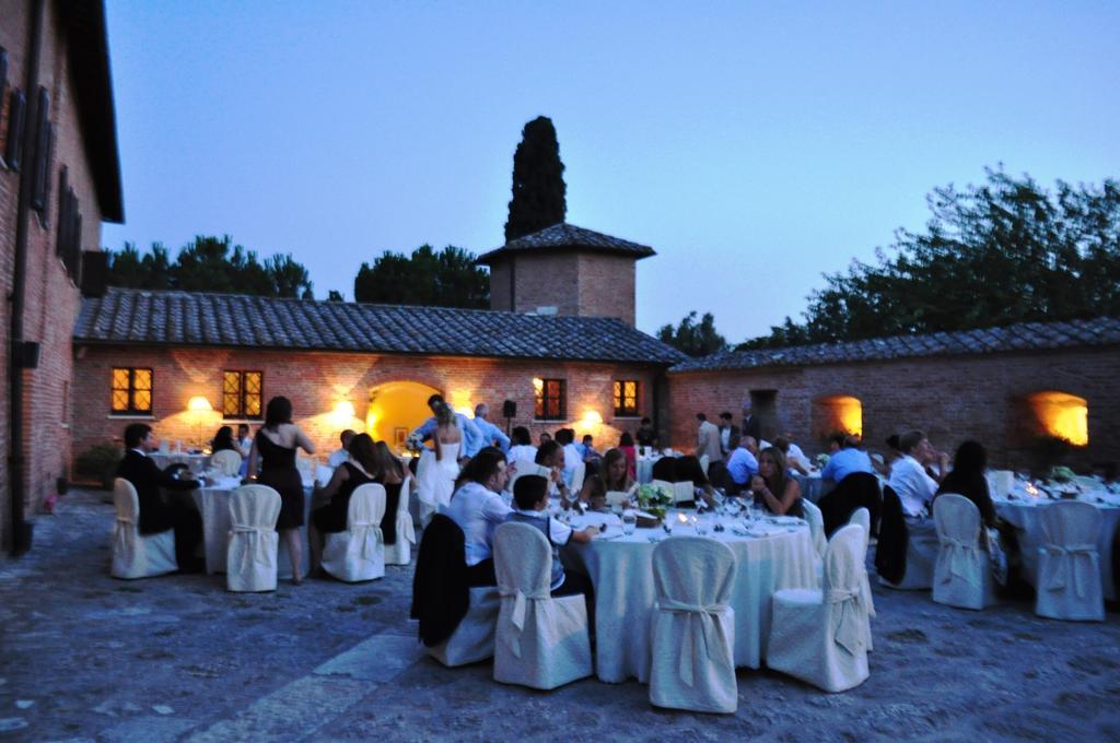 Отель Castello Di Leonina Relais - Adults Only Сиена Экстерьер фото